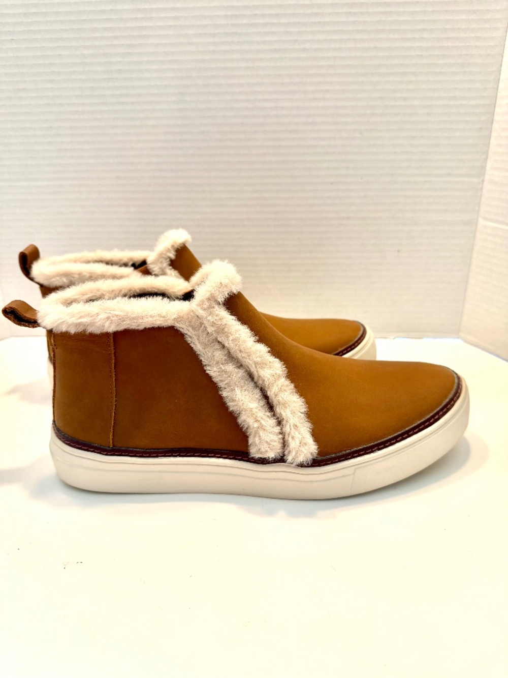TOMS Leather Bryce Slip-On Bootie Sneaker 10 *NEW*